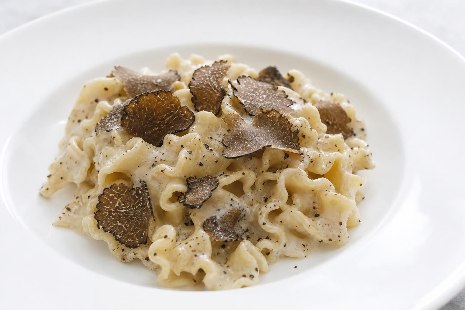 découvrez comment préparer une sauce truffe délicate et savoureuse pour sublimer vos pâtes. recettes et astuces pour un plat gourmand et raffiné.